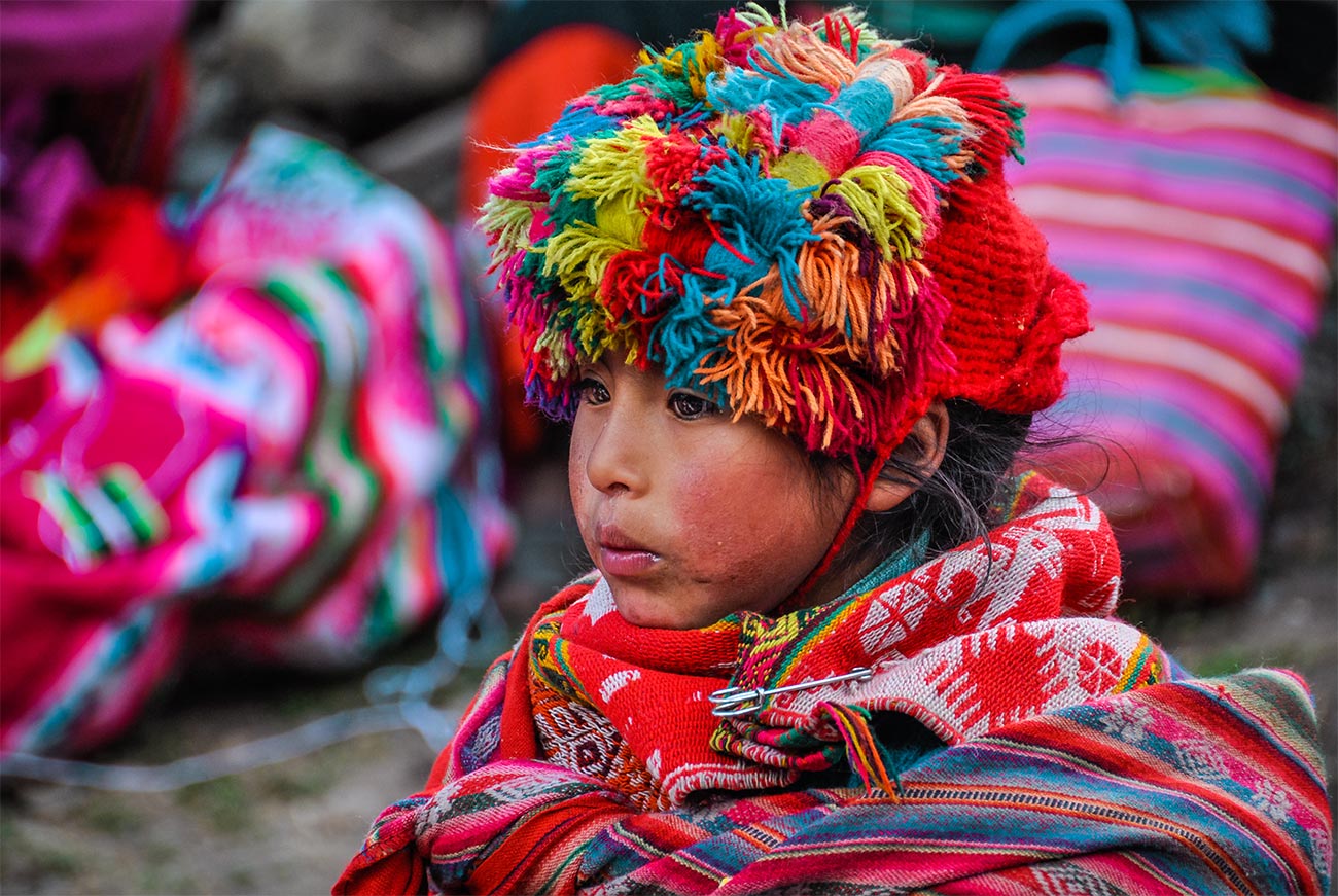 Пестрое население. Инки кечуа. Перу кечуа. Традиции Перу. Перу местные жители.